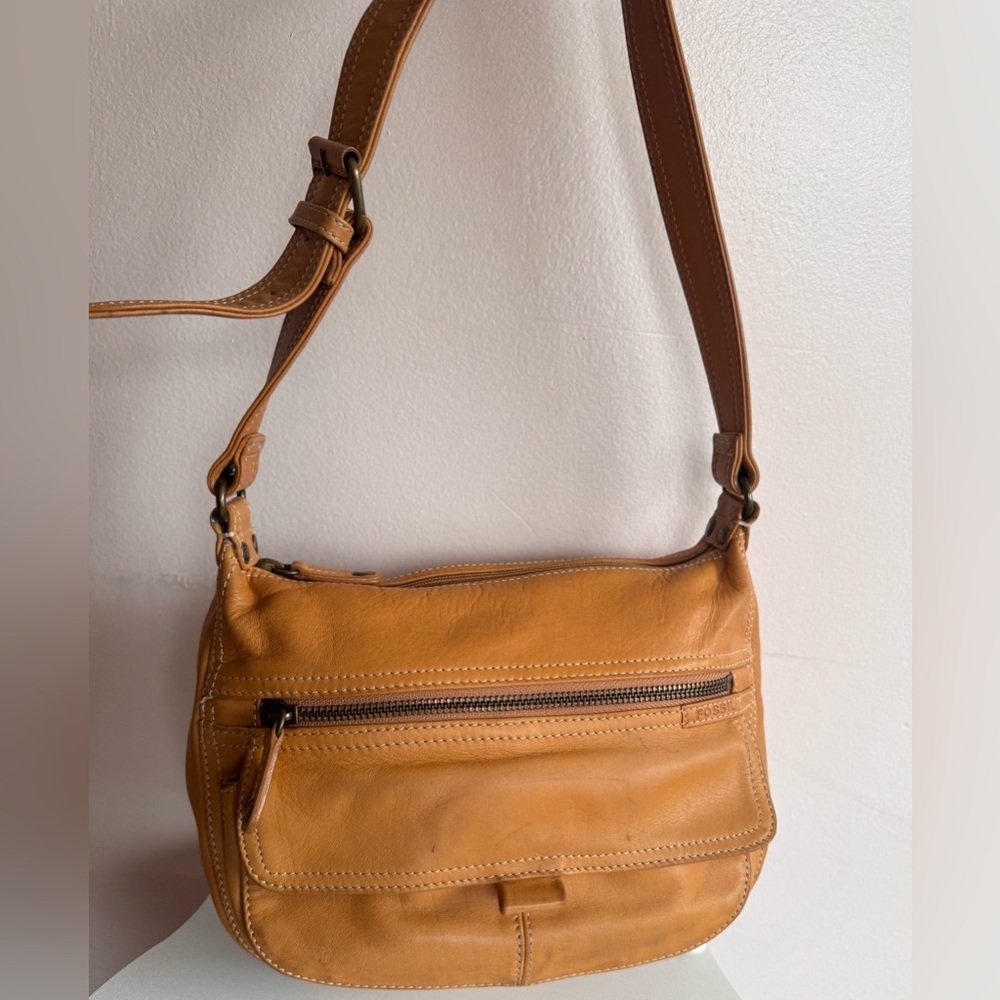 Y2K Vintage Fossil Camel Slouchy Leather Hobo Shoulder Bag w Brass Hardware